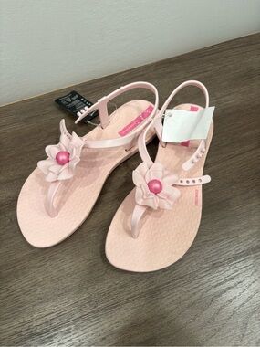 Ipanema Girls Light Pink Floral Thong Sandals